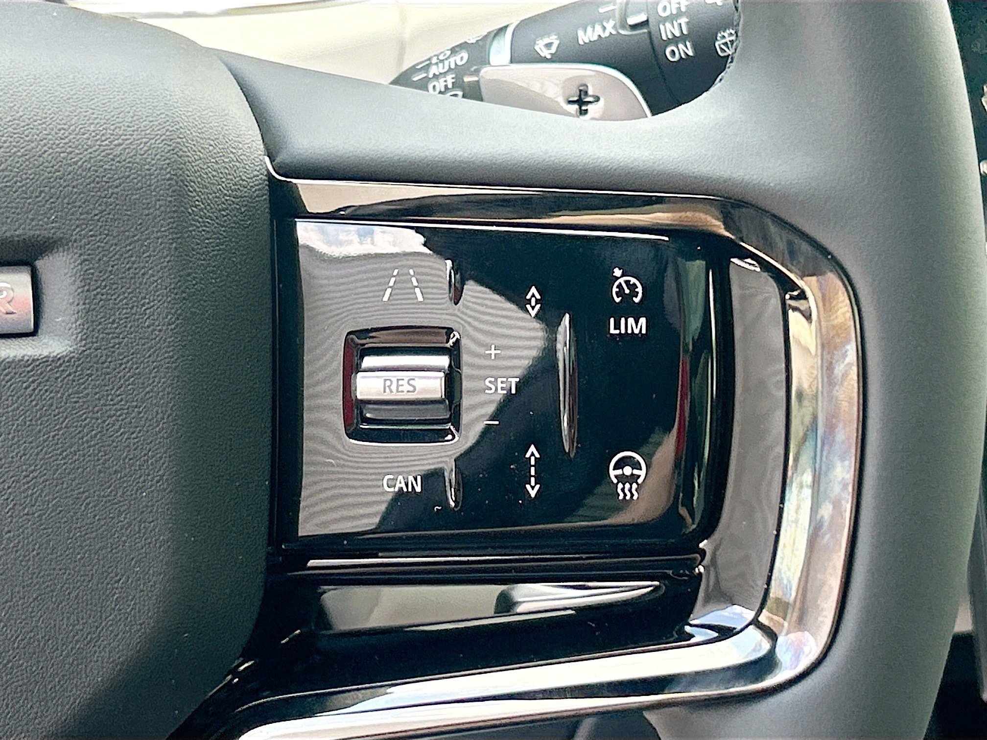 Used 2026 Land Rover Range Rover Evoque S image 32