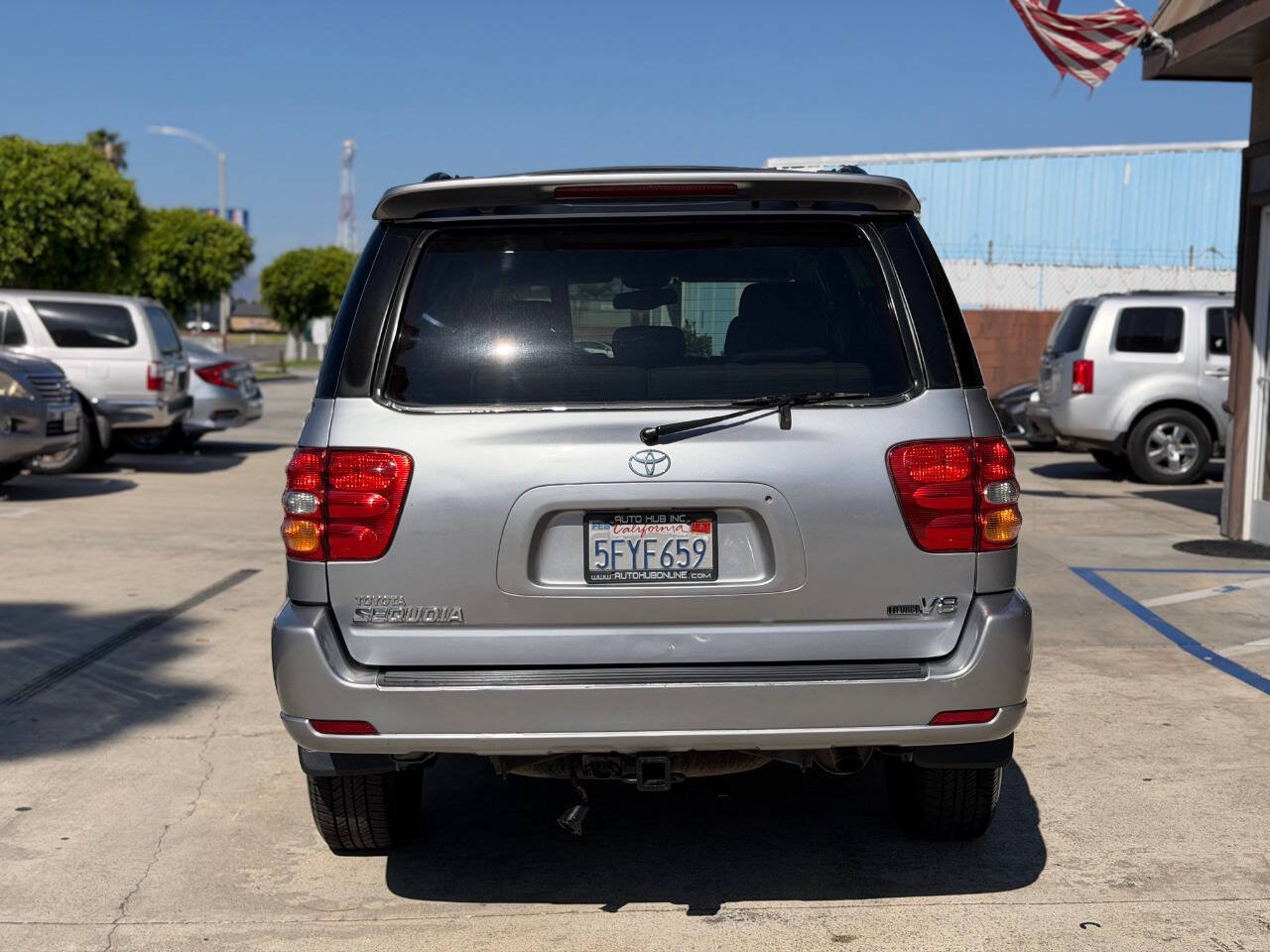 Used 2004 Toyota Sequoia Limited RWD image 9