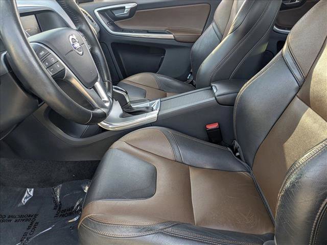 Used 2017 Volvo XC60 T6 Dynamic image 15