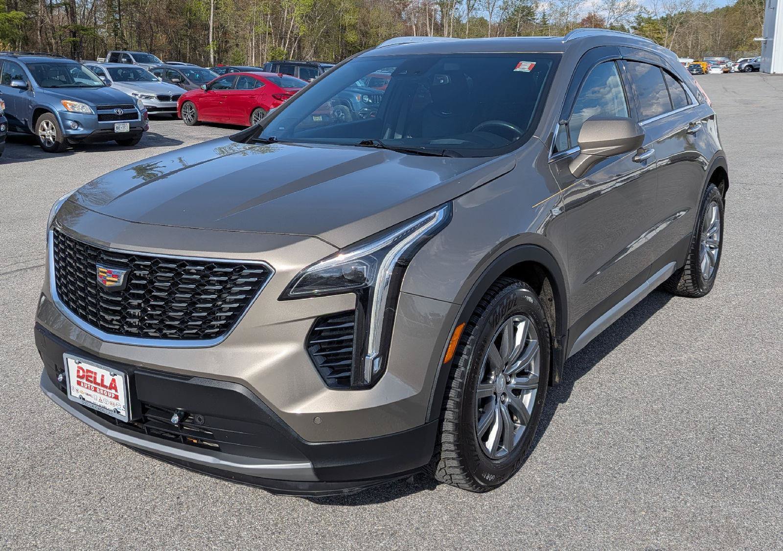 Used 2020 Cadillac XT4 Premium Luxury w/ Technology Package AWD/4WD image 4