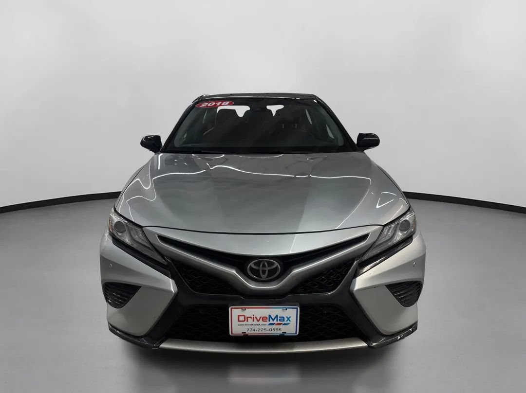Used 2018 Toyota Camry XSE FWD image 2