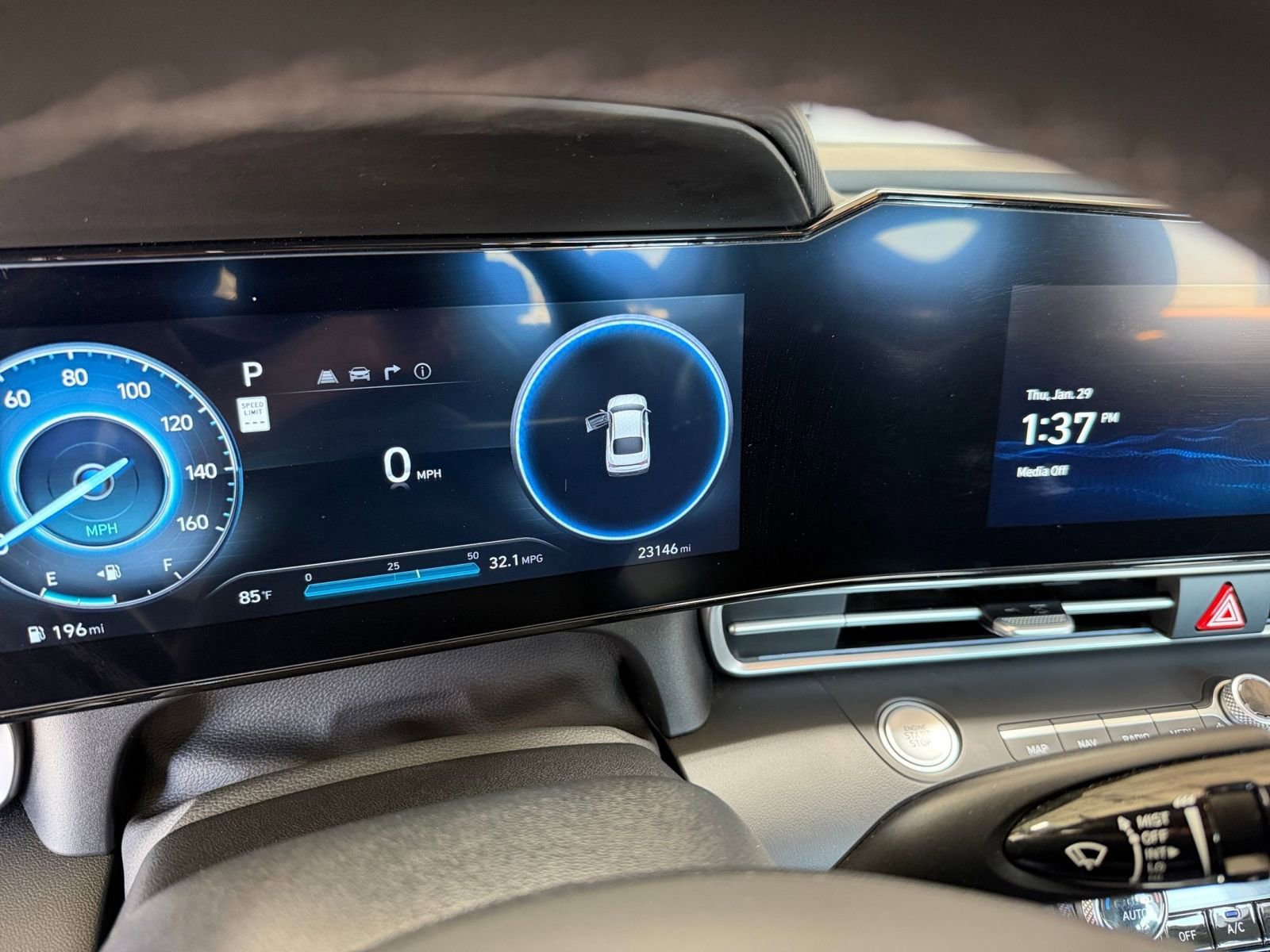 Used 2025 Hyundai Elantra Limited image 42