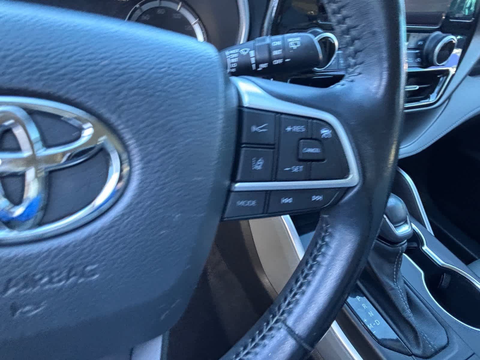 Used 2023 Toyota Highlander XLE FWD image 18