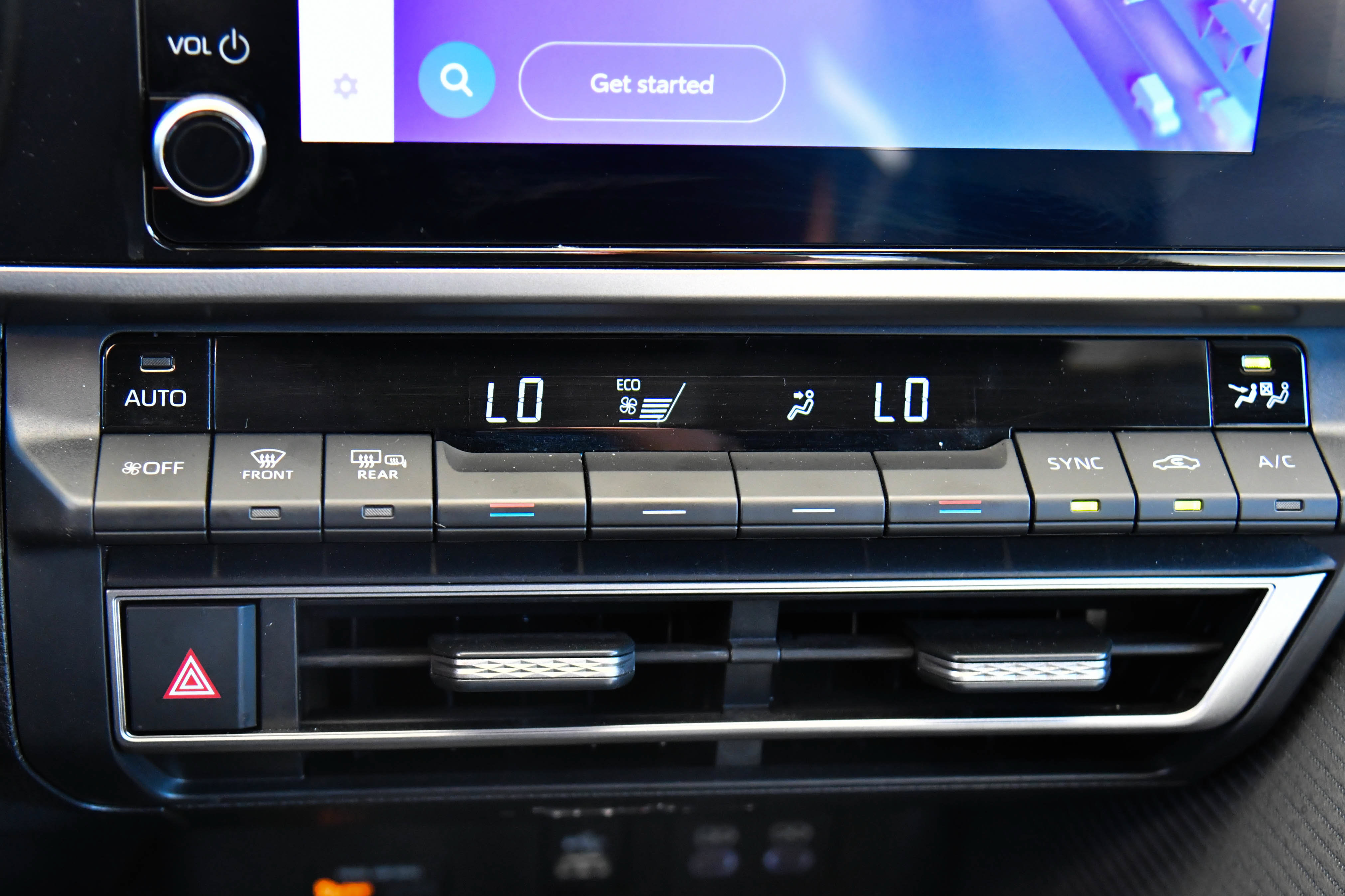 Used 2025 Toyota Camry SE FWD image 26
