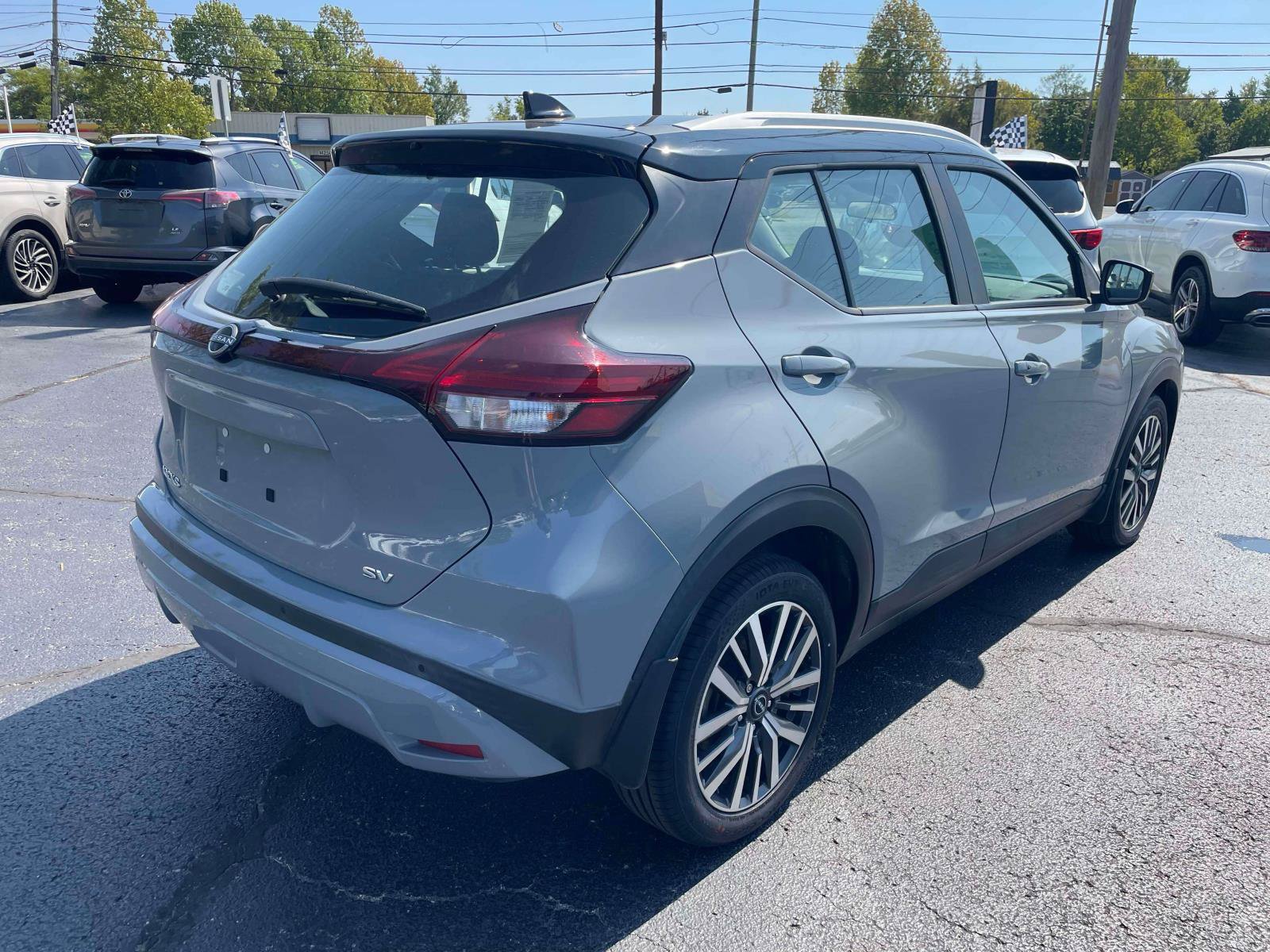 Used 2023 Nissan Kicks SV FWD image 8