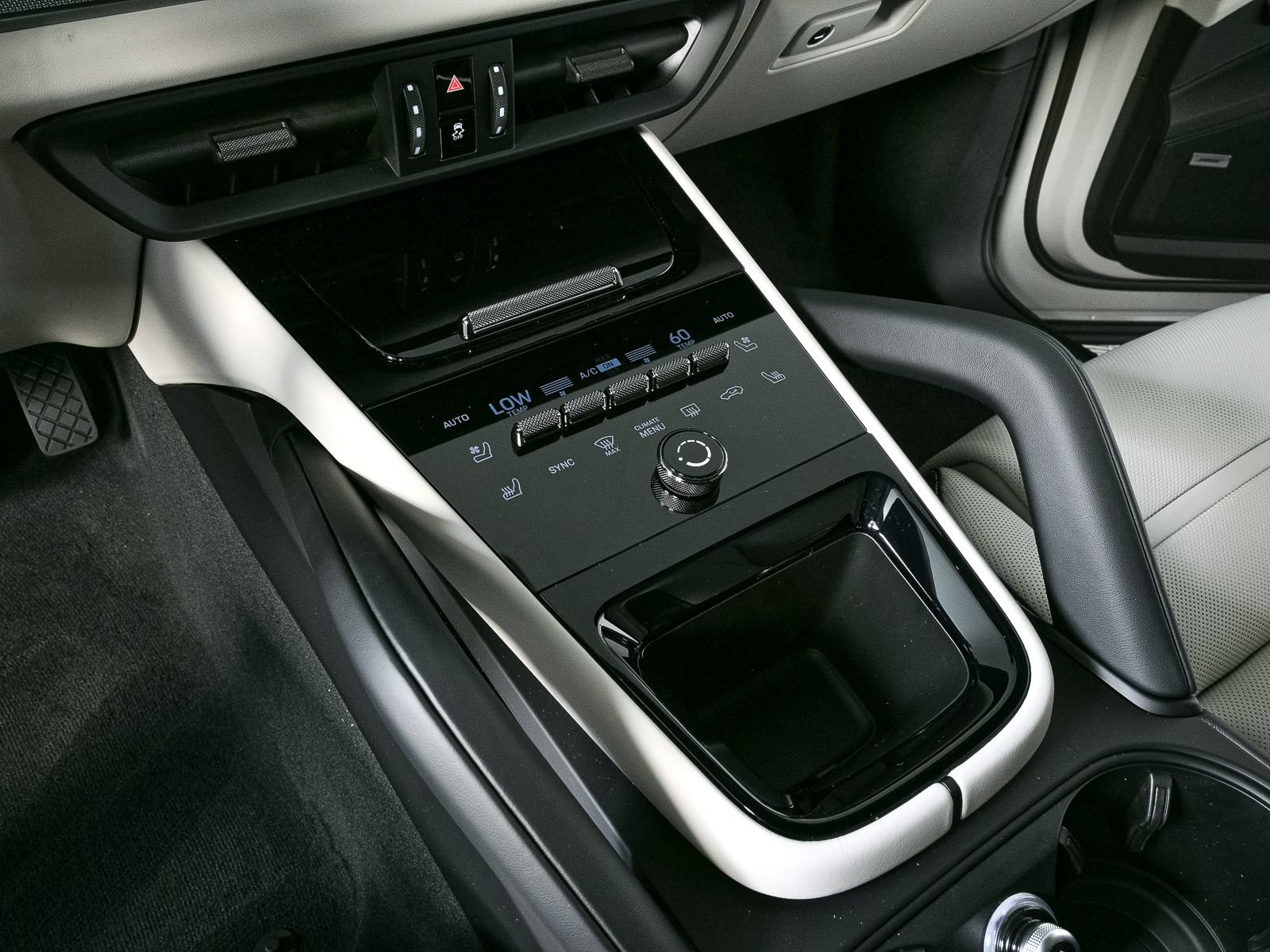 New 2026 Porsche Cayenne Coupe AWD/4WD image 13