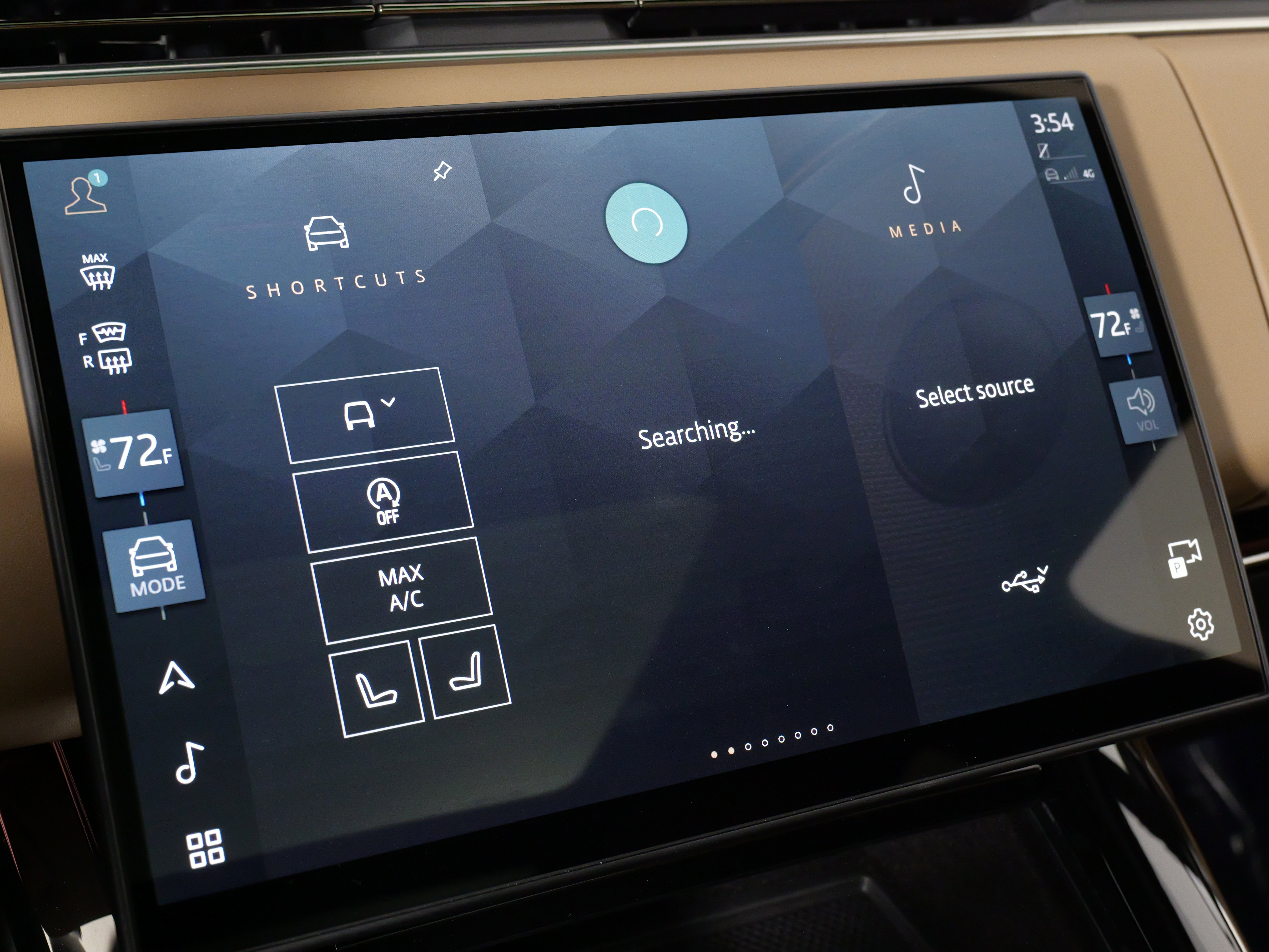 Used 2025 Land Rover Range Rover Sport SE image 42