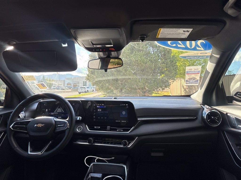 Used 2025 Chevrolet Equinox LT FWD image 28