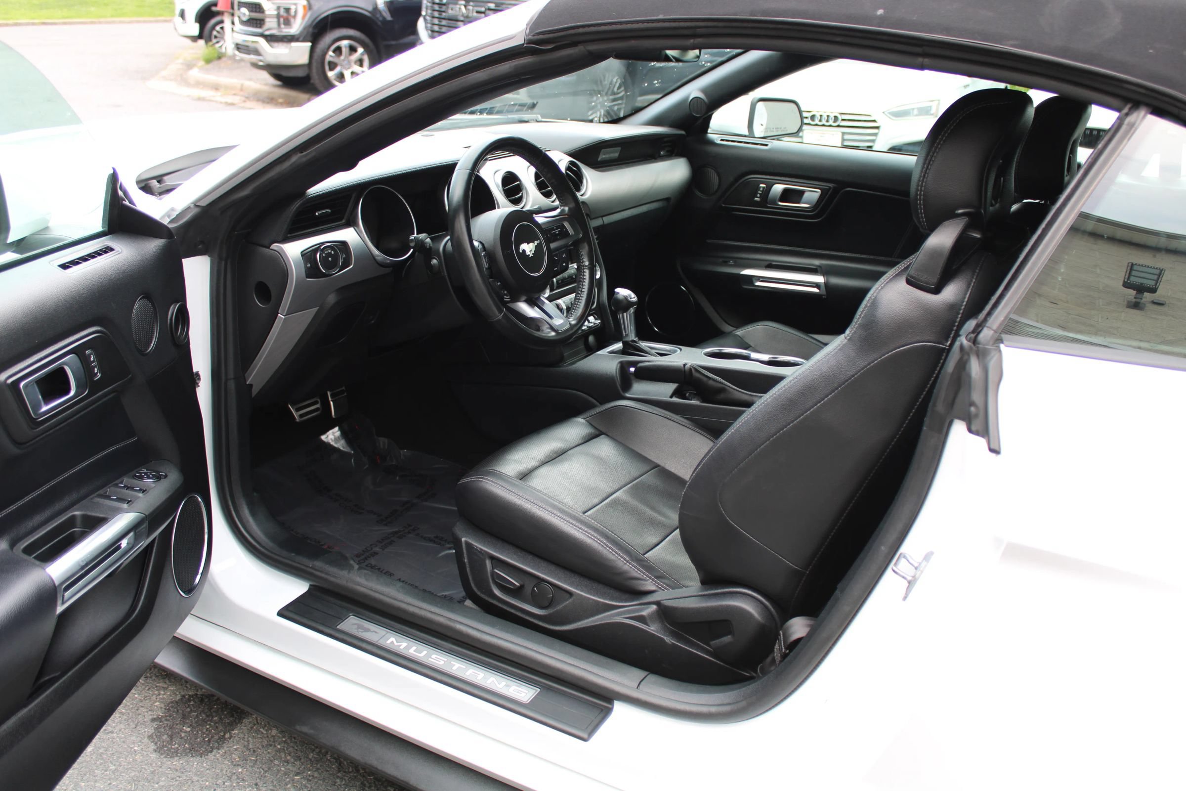 Used 2022 Ford Mustang Premium RWD image 23
