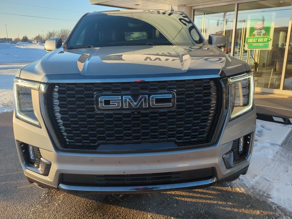 Used 2023 GMC Yukon Denali Ultimate image 2