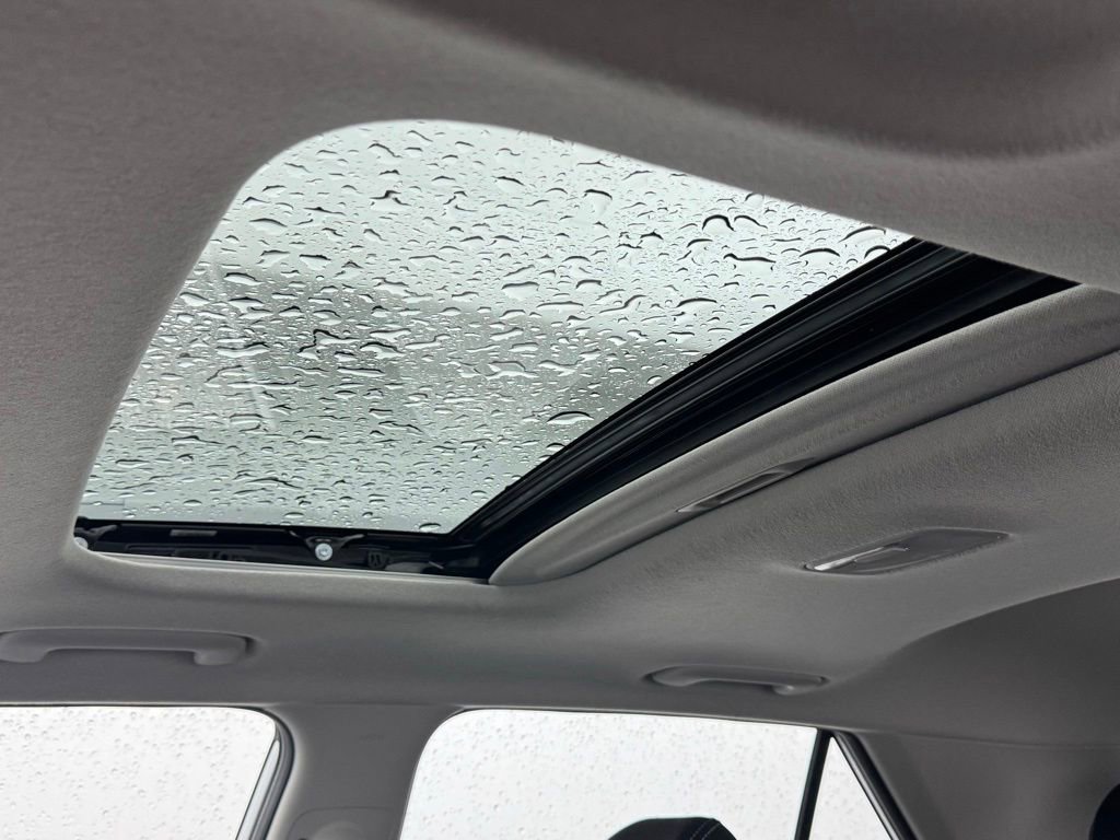 Used 2025 Hyundai Venue SEL FWD image 5