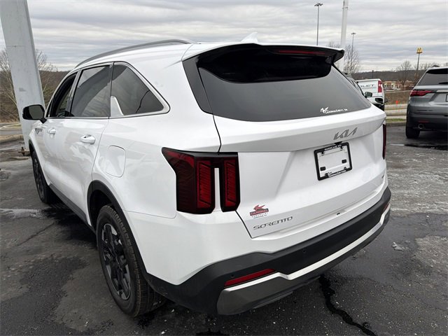 Used 2024 Kia Sorento S image 6