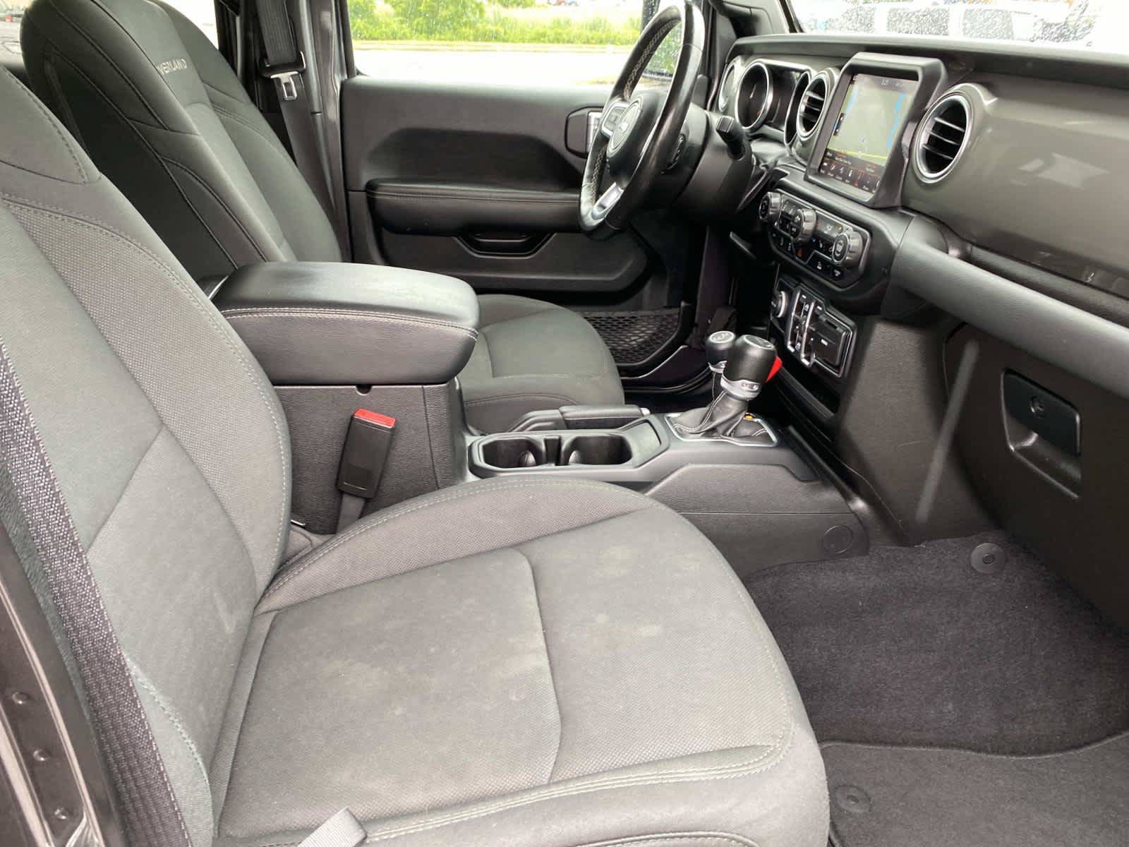 Used 2022 Jeep Gladiator Overland w/ Cold Weather Group AWD/4WD image 26