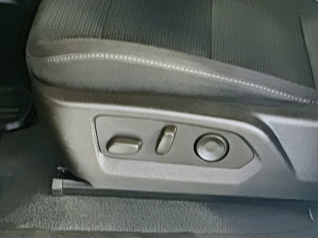 Used 2024 Chevrolet Colorado LT w/ LT Convenience Package II image 19