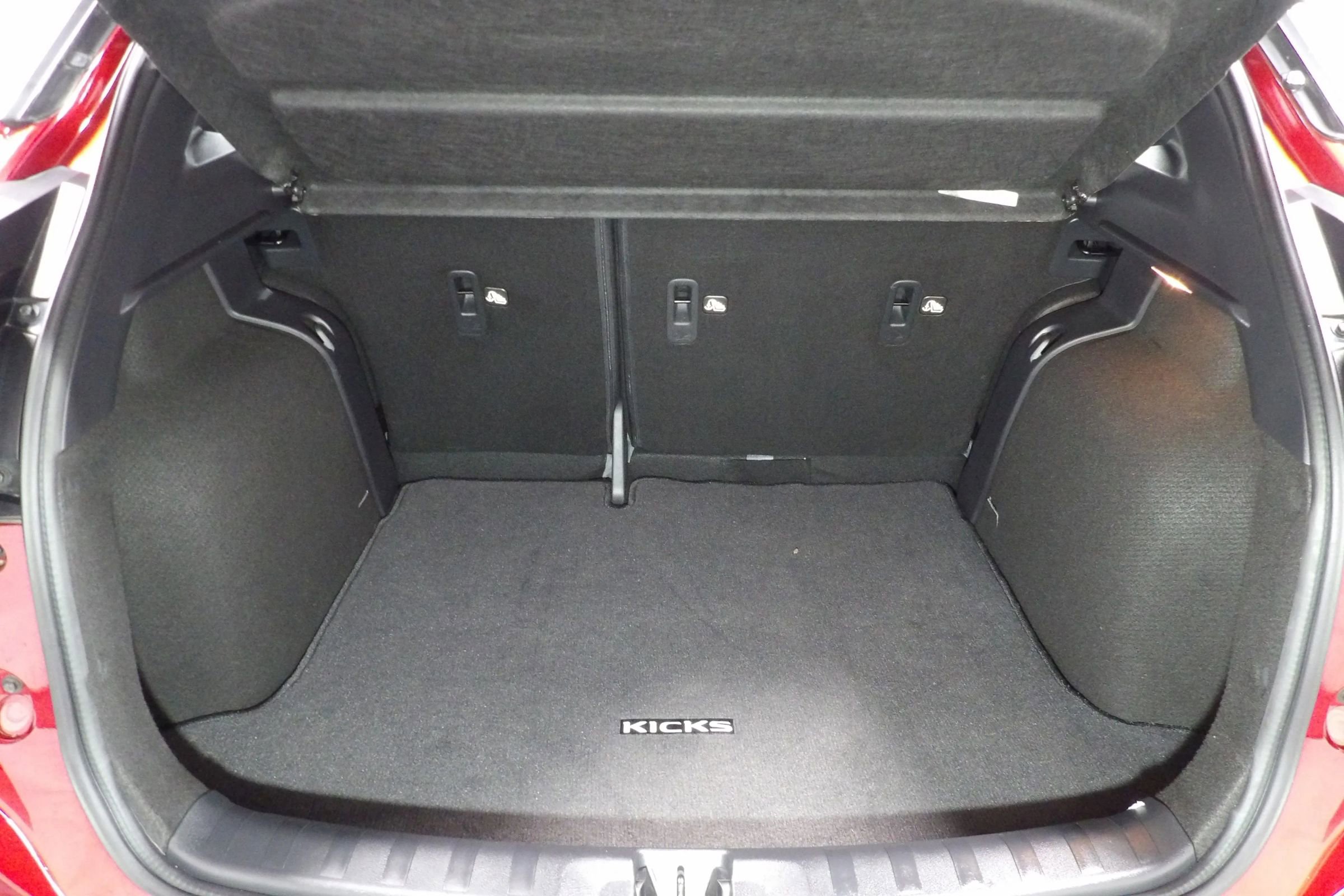 Used 2024 Nissan Kicks SR w/ SR Premium Package image 8