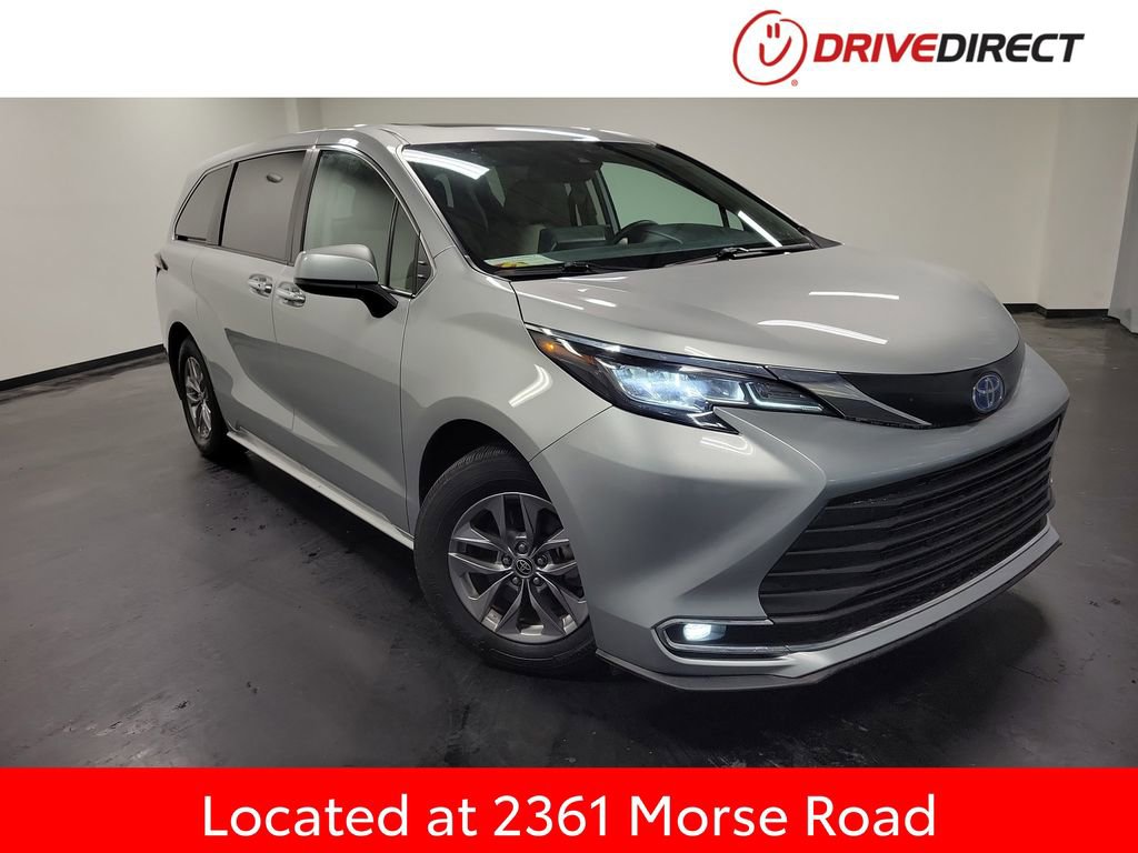 Used 2022 Toyota Sienna XLE