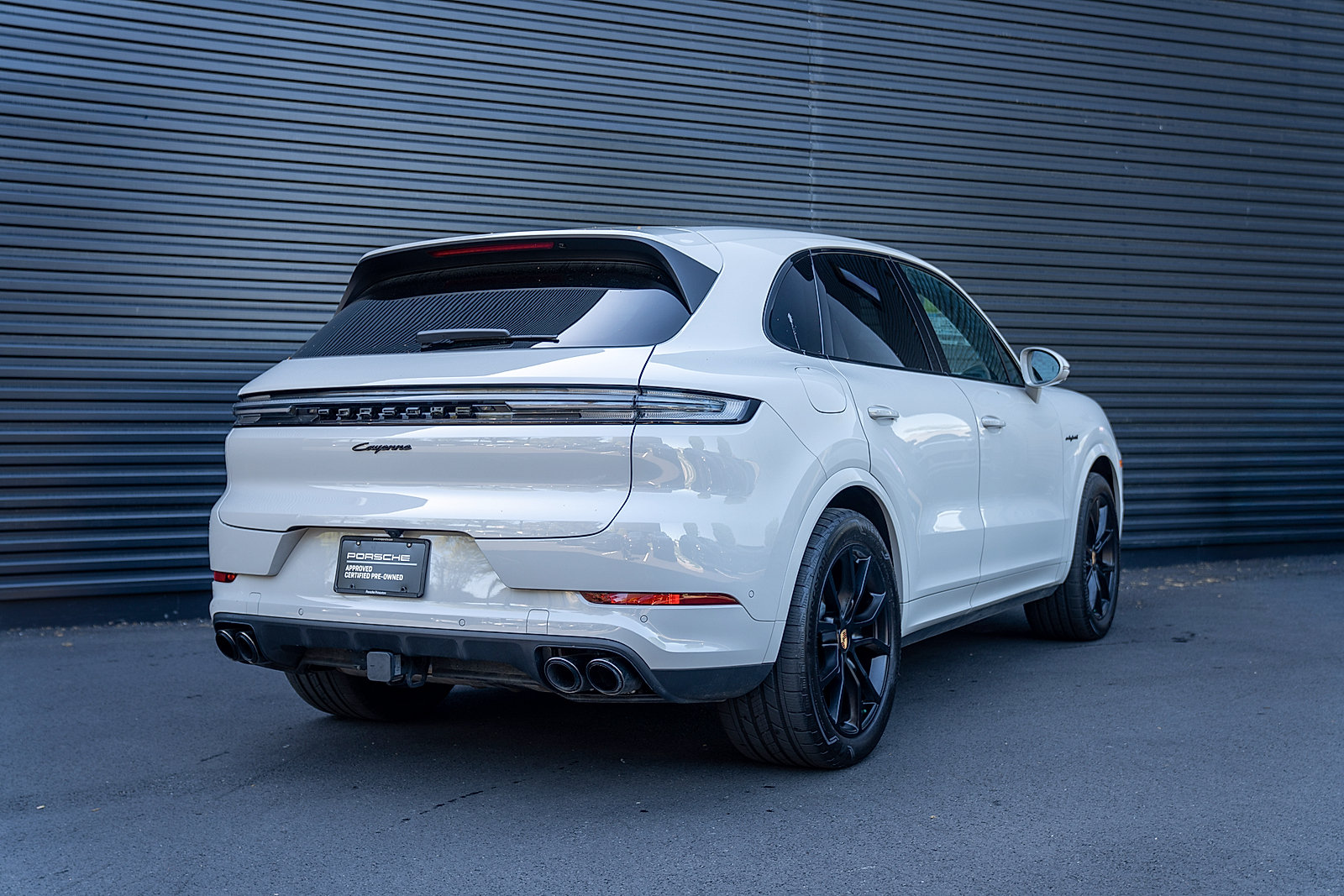 Certified 2025 Porsche Cayenne E-Hybrid AWD/4WD image 29
