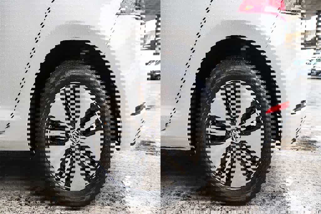 Used 2019 Volkswagen e-Golf SE w/ Driver Assistance Package image 10