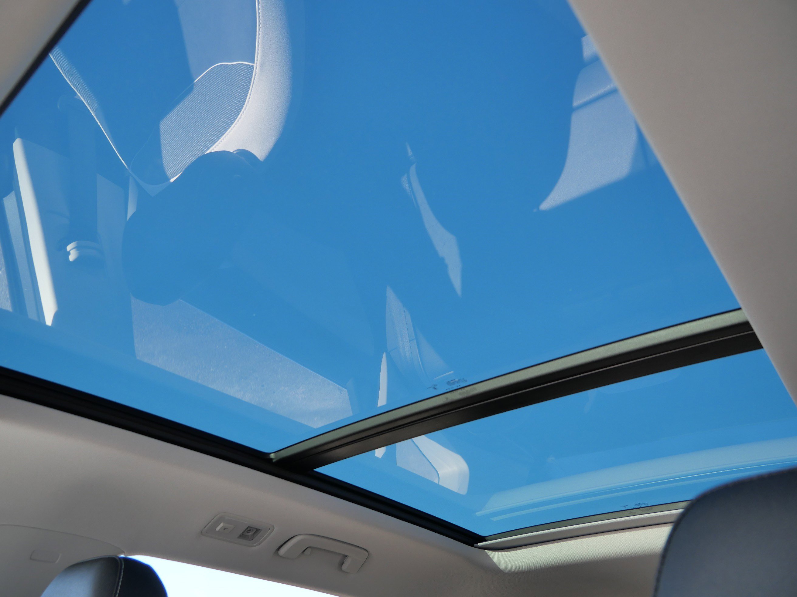 Certified 2025 Volkswagen Taos SE image 34