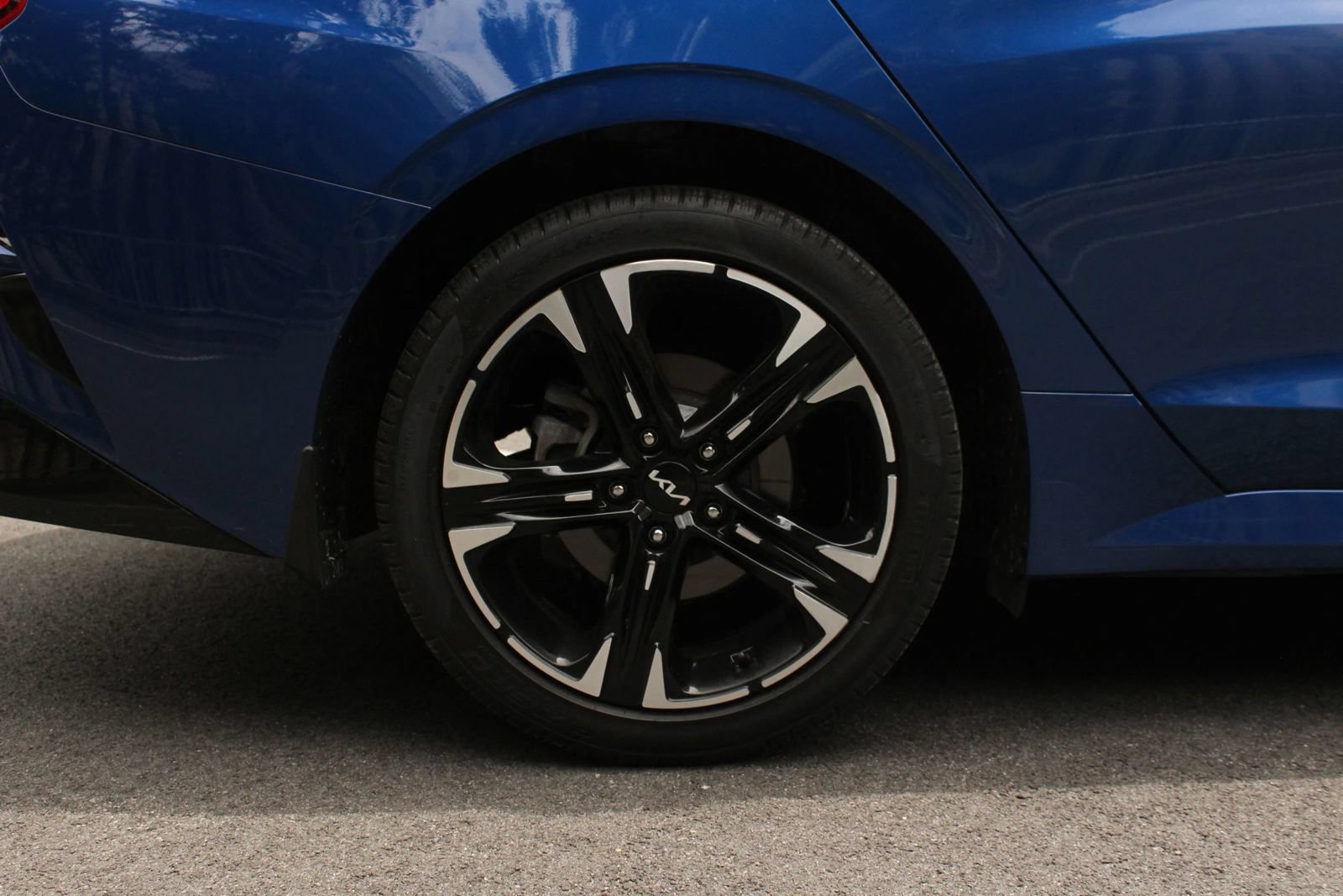 Used 2022 Kia K5 GT-Line AWD/4WD image 5