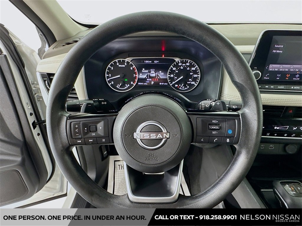 Used 2022 Nissan Rogue SV image 11