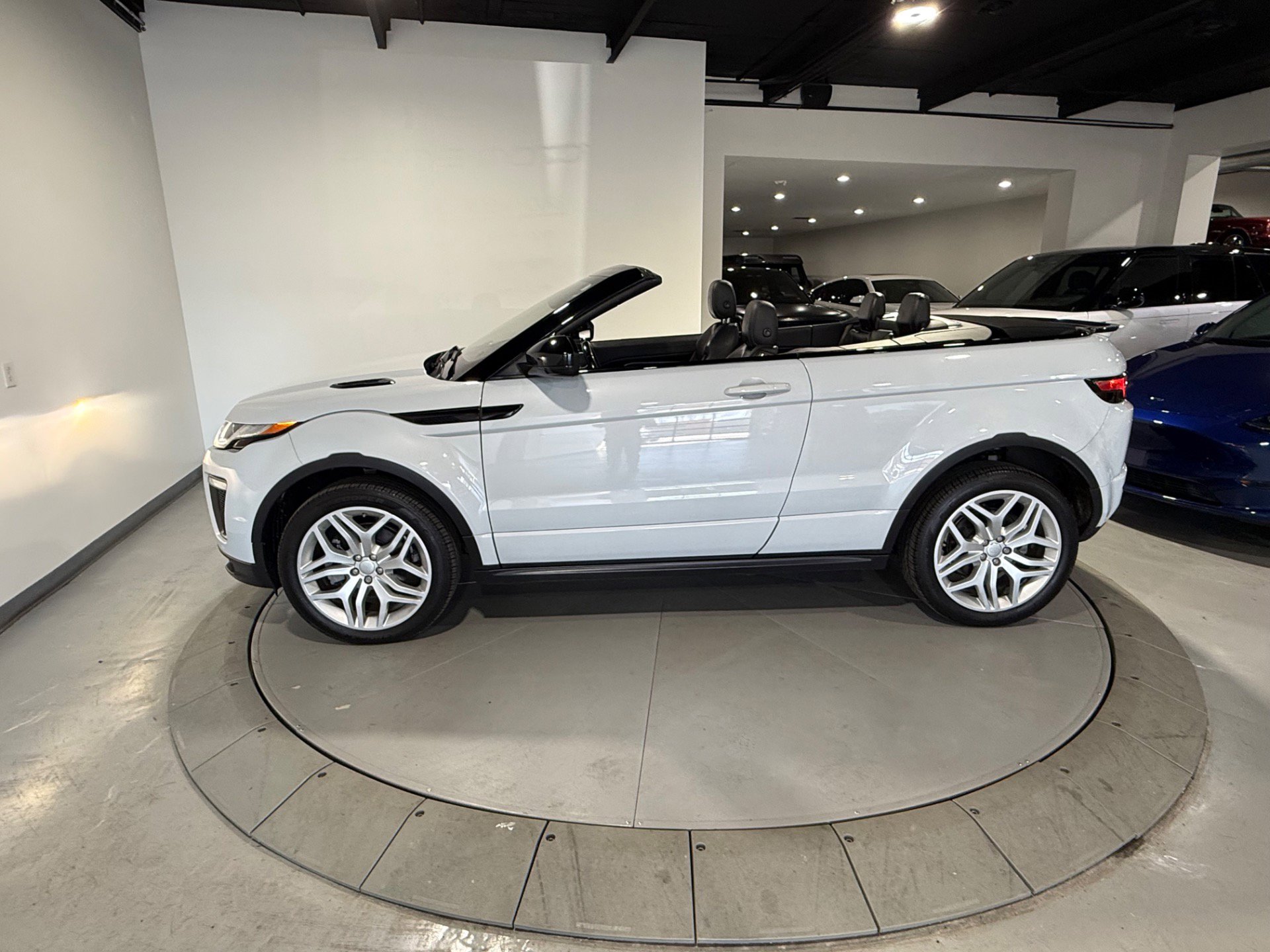 Used 2017 Land Rover Range Rover Evoque HSE Dynamic image 8