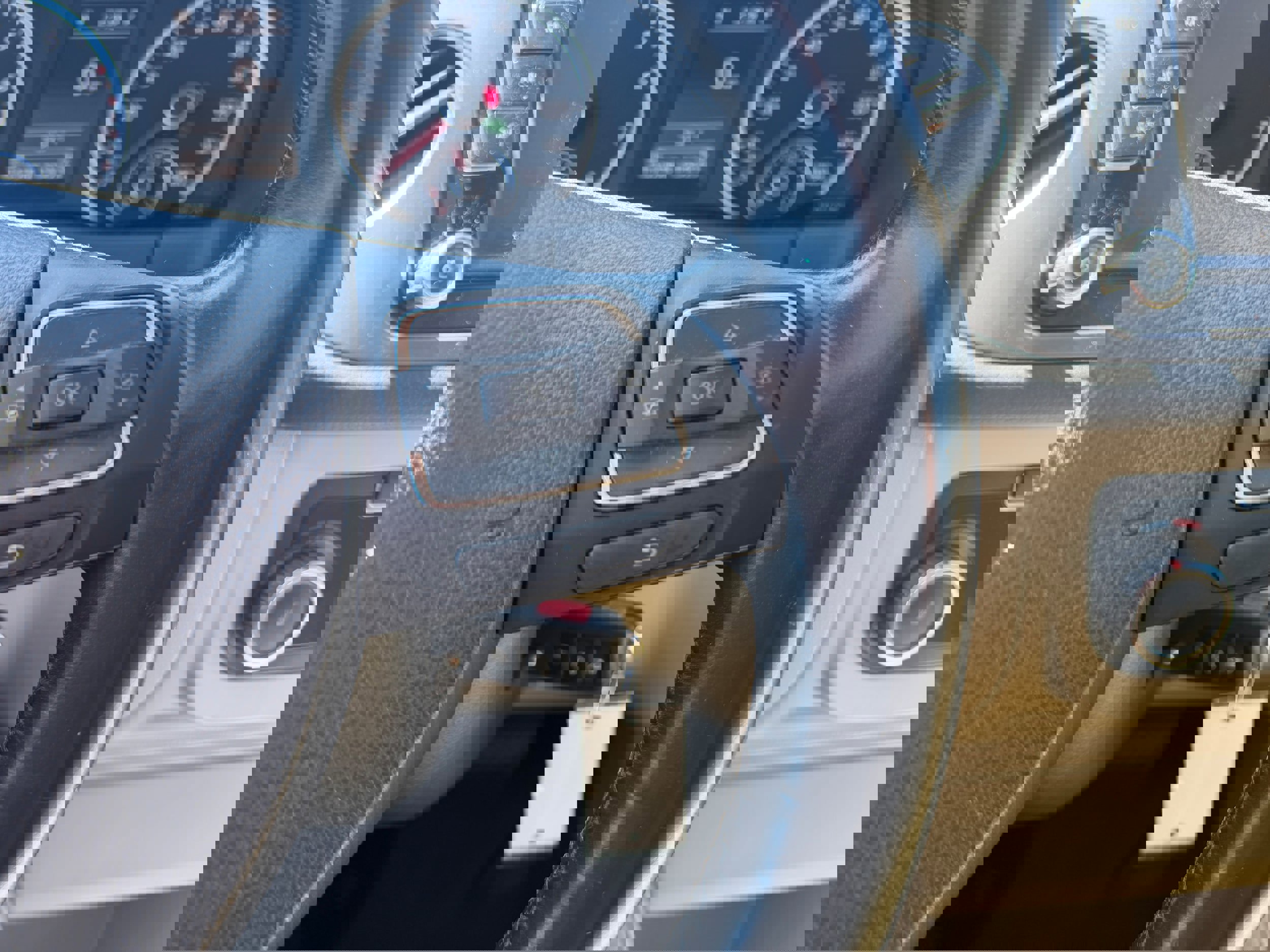 Used 2011 Volkswagen Tiguan SE AWD/4WD image 15