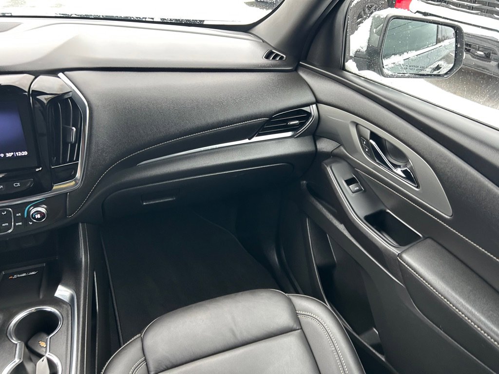 Used 2023 Chevrolet Traverse LT image 40