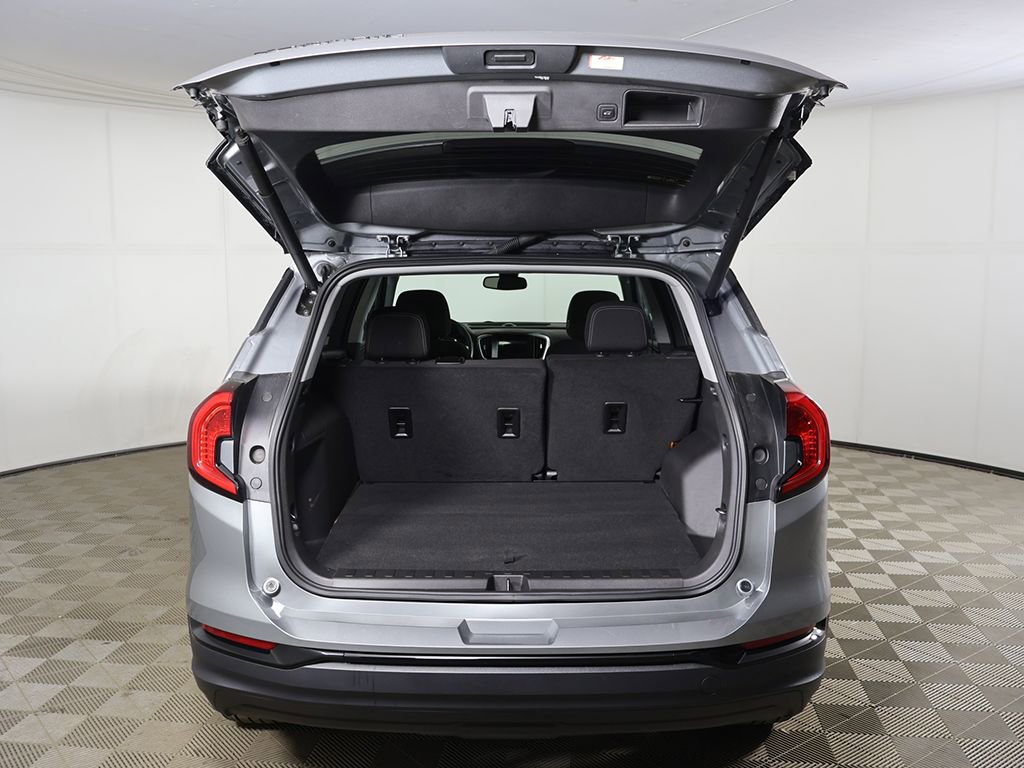 Used 2023 GMC Terrain SLE w/ Driver Convenience Package FWD image 16