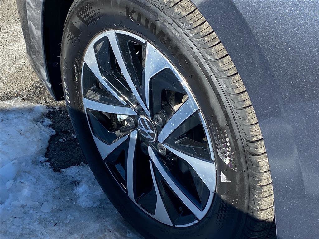 Certified 2025 Volkswagen Jetta S image 17