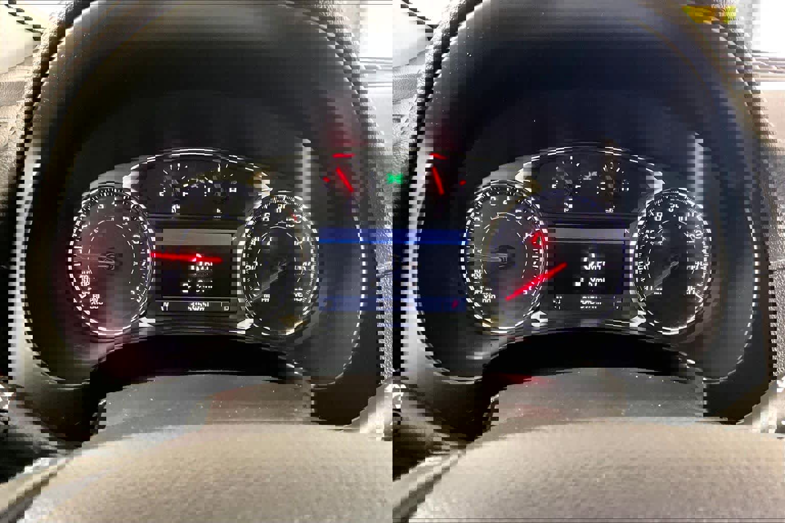 Used 2024 GMC Terrain SLT image 25