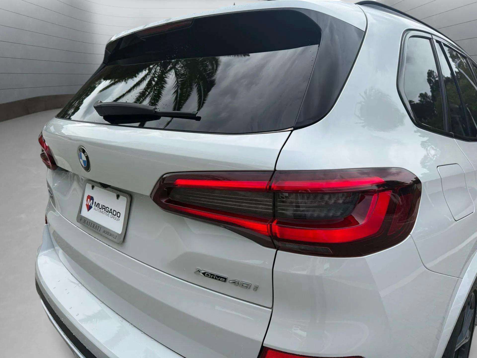 Used 2021 BMW X5 xDrive40i w/ M Sport Package image 16