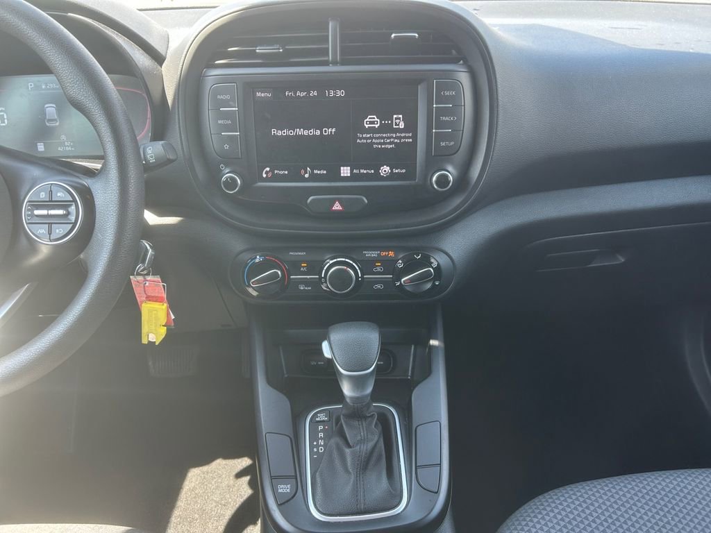 Used 2024 Kia Soul LX w/ Option Group 015 FWD image 11