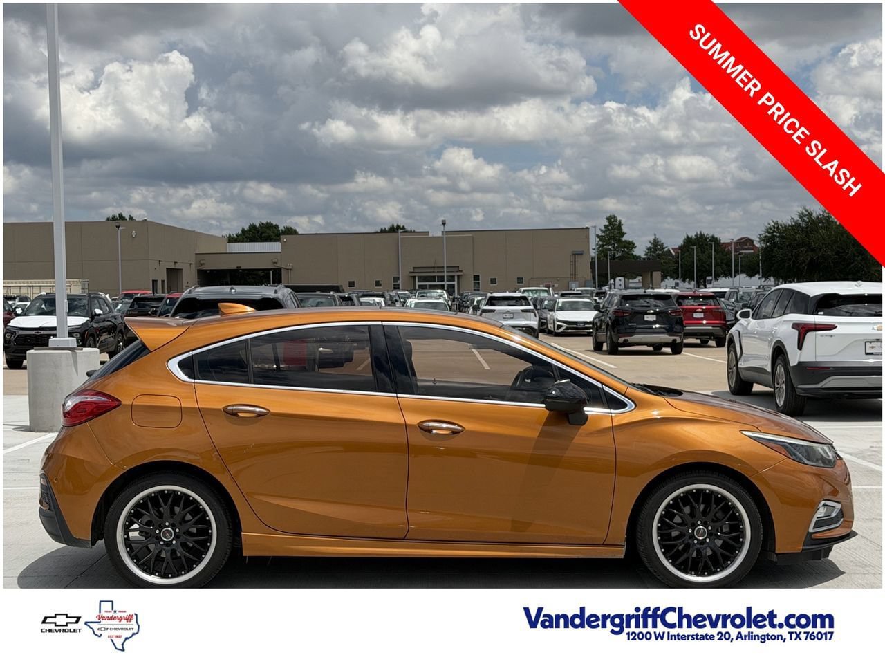Used 2017 Chevrolet Cruze Premier FWD image 3