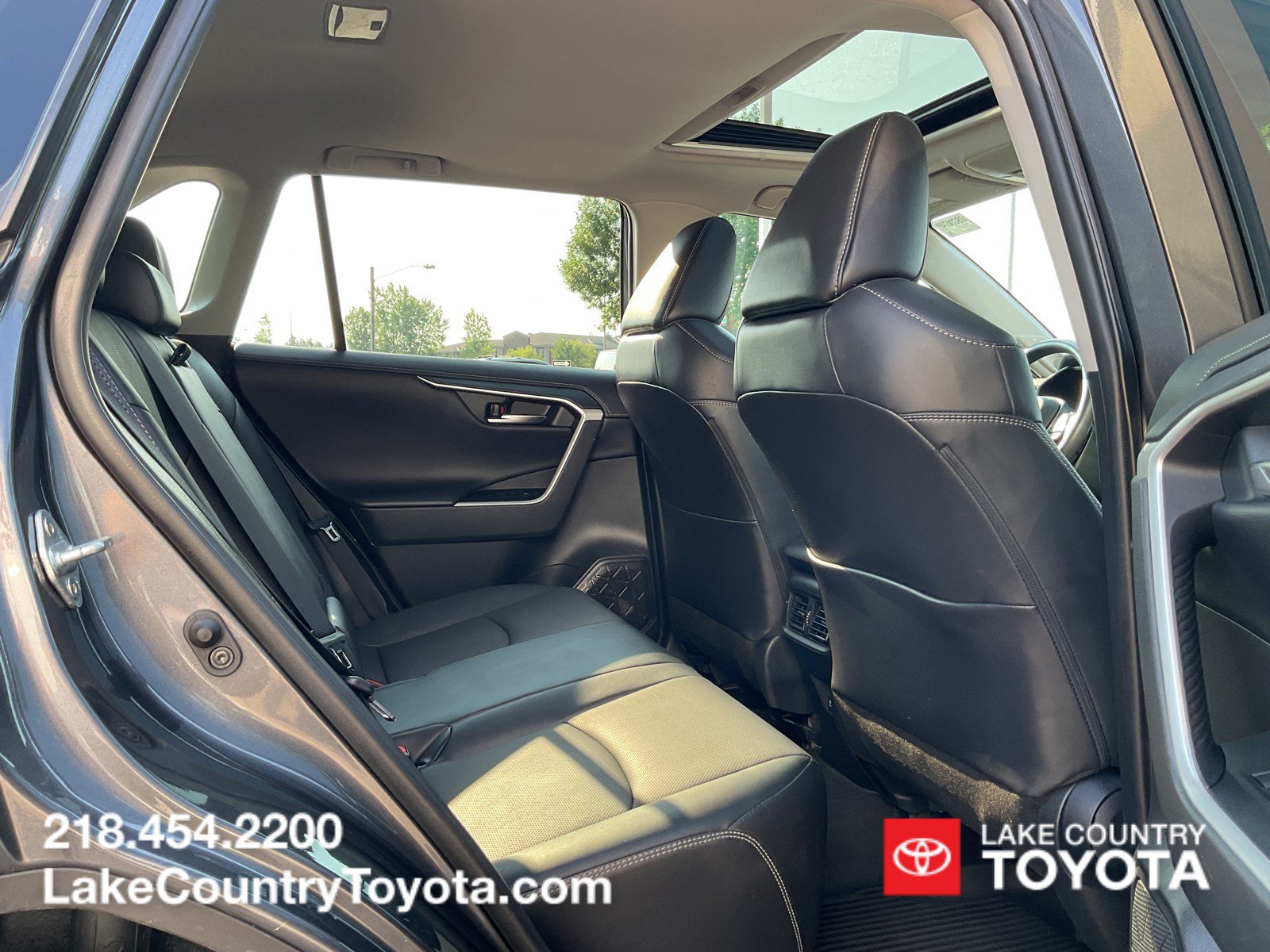 Used 2021 Toyota RAV4 Limited w/ Limited Grade Weather Package AWD/4WD image 16
