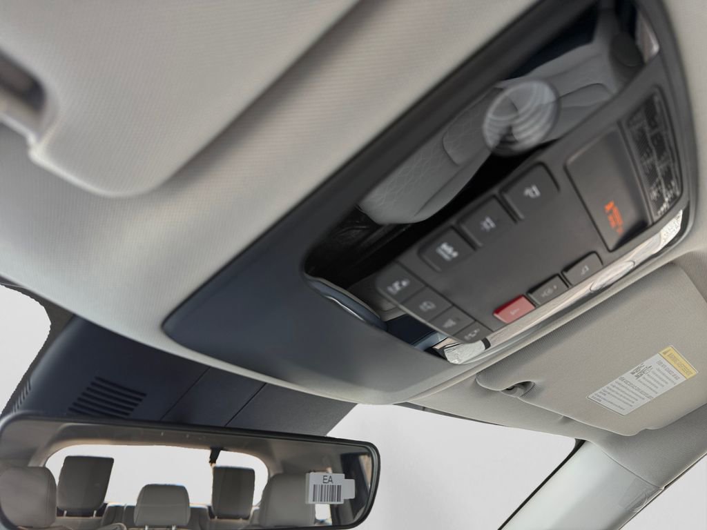 New 2026 Kia Carnival EX FWD image 27