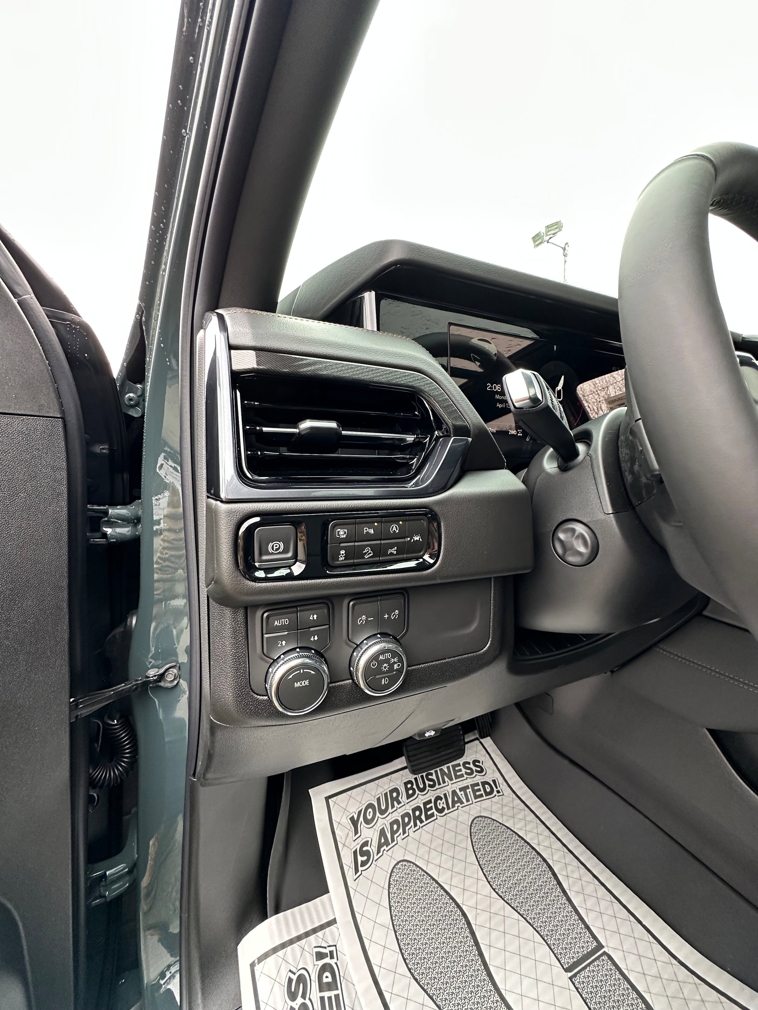 New 2026 GMC Yukon AT4 w/ LPO, Floor Liner Package AWD/4WD image 13