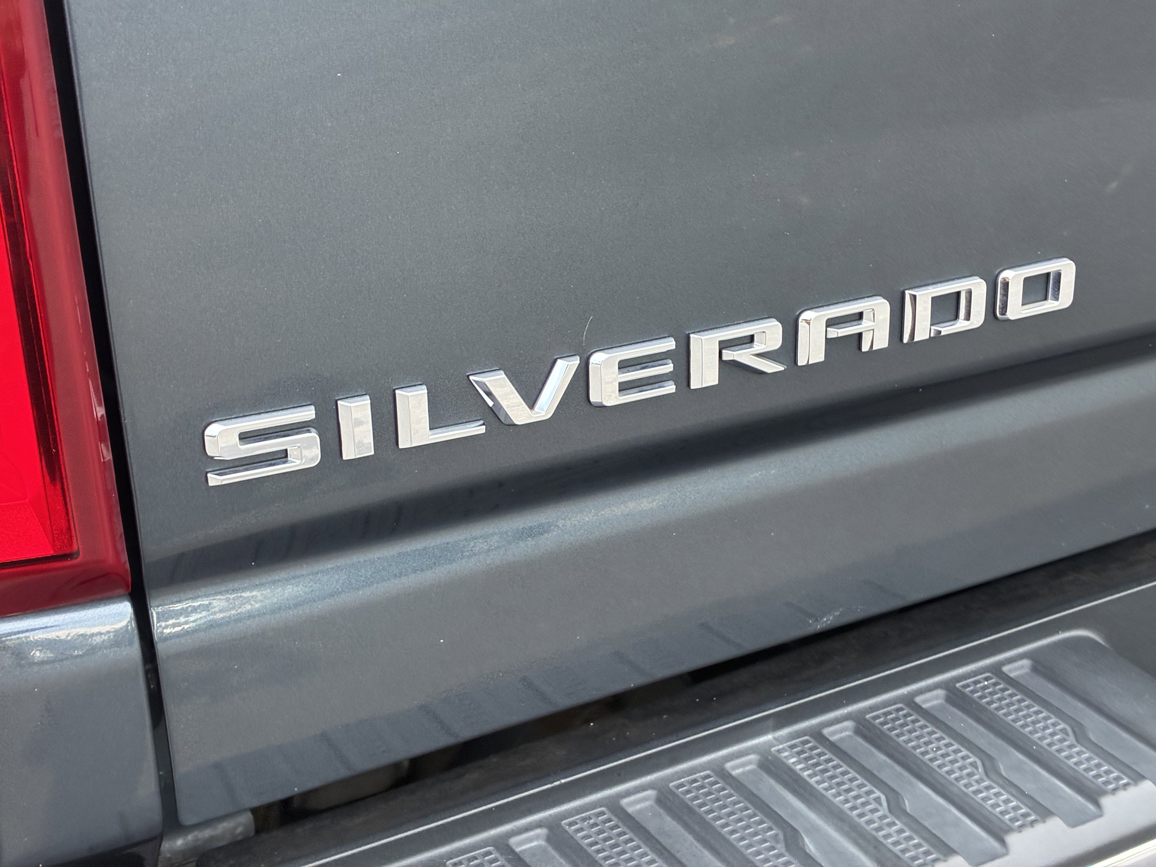 Used 2020 Chevrolet Silverado 2500 LTZ w/ LTZ Premium Package AWD/4WD image 12