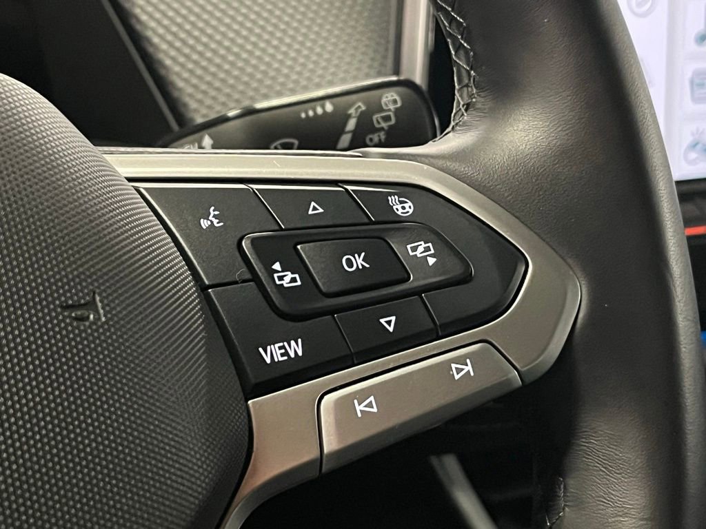 Used 2025 Volkswagen Atlas Cross Sport SEL Premium R-Line AWD/4WD image 28