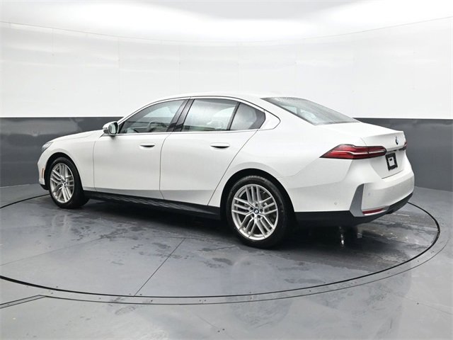 Used 2024 BMW 530i w/ Convenience Package image 6