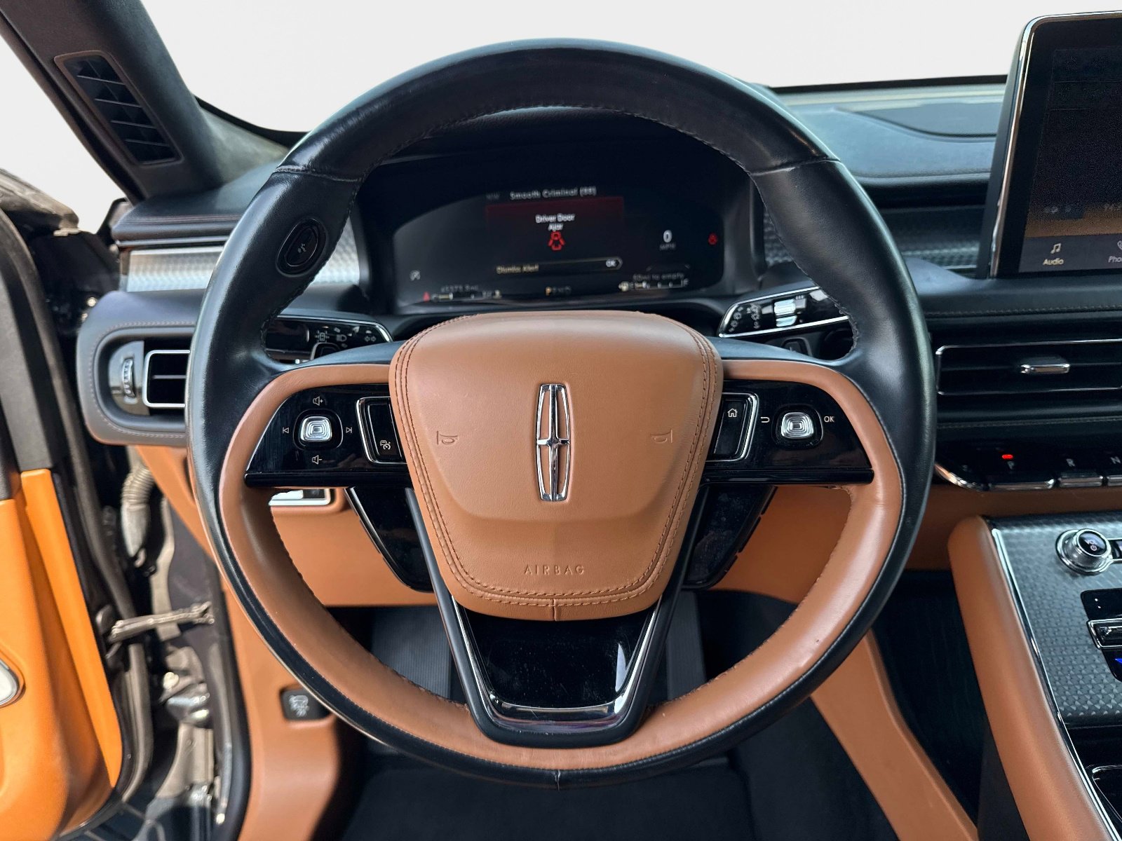 Used 2020 Lincoln Aviator Black Label w/ Class IV Trailer Tow Package image 29