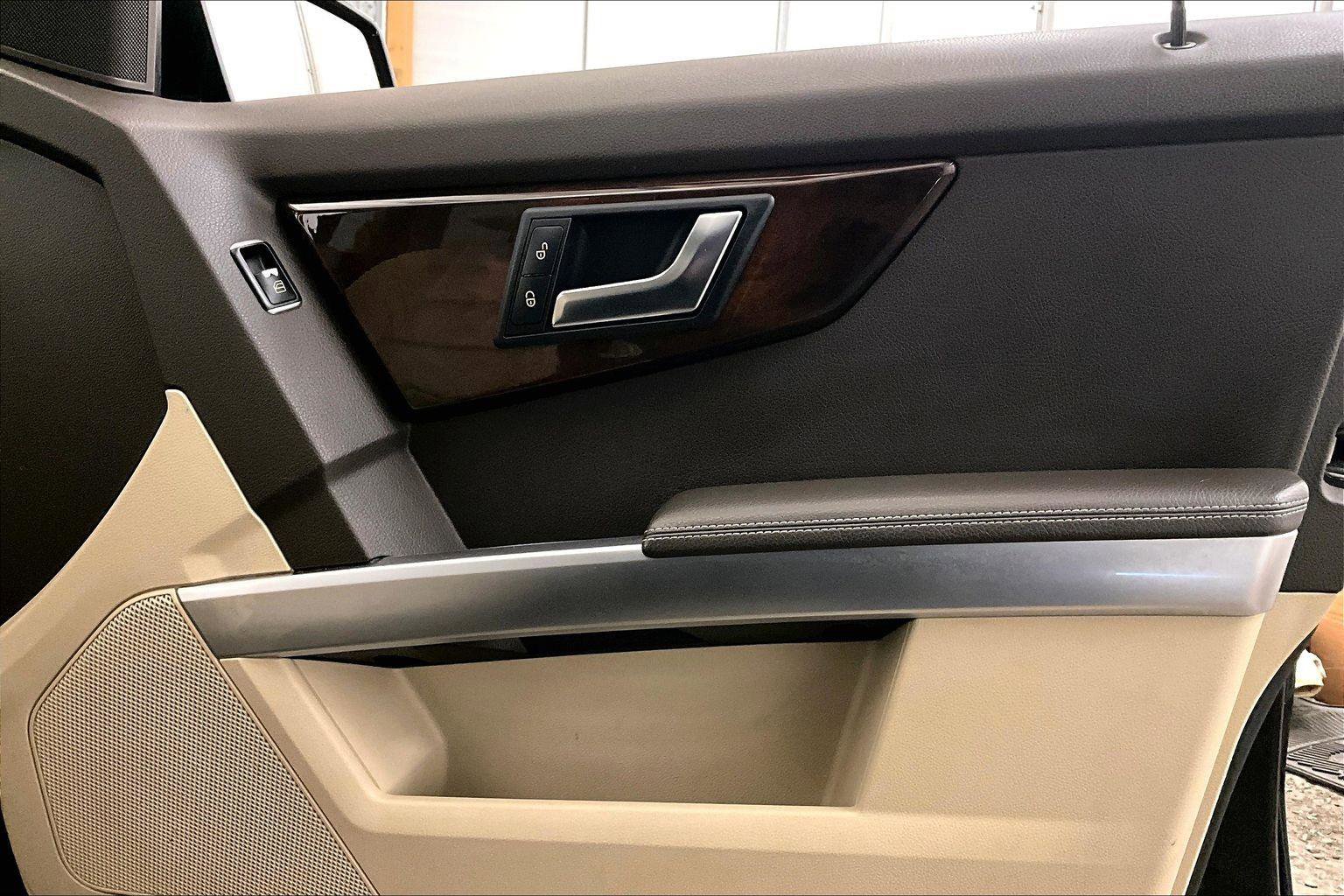 Used 2015 Mercedes-Benz GLK 350 4MATIC image 24