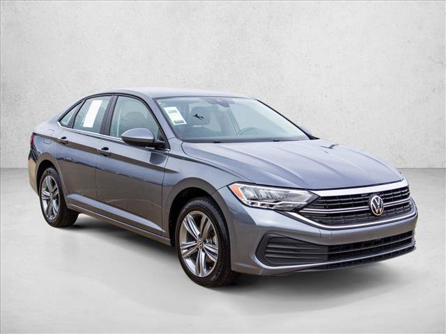 Used 2024 Volkswagen Jetta SE FWD image 3