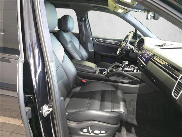 Used 2021 Porsche Cayenne GTS image 10