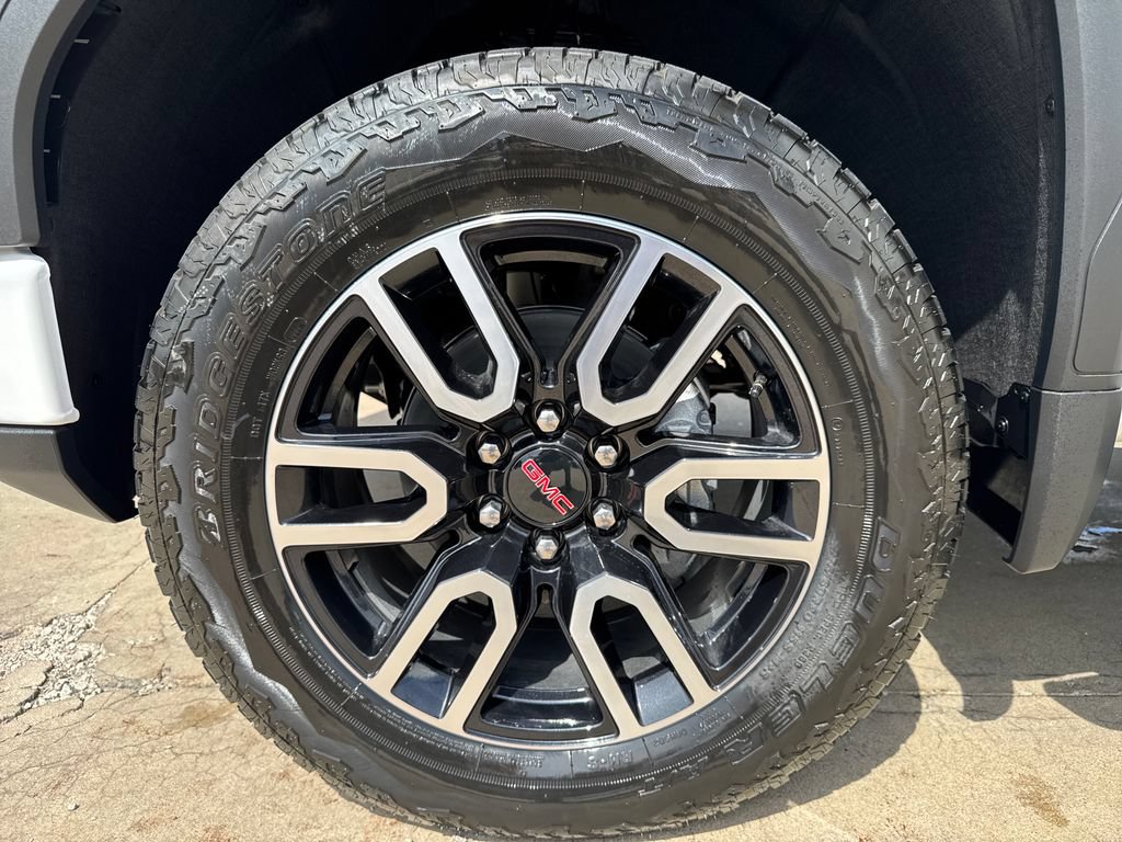 New 2026 GMC Sierra 1500 AT4 w/ AT4 Premium Package AWD/4WD image 17