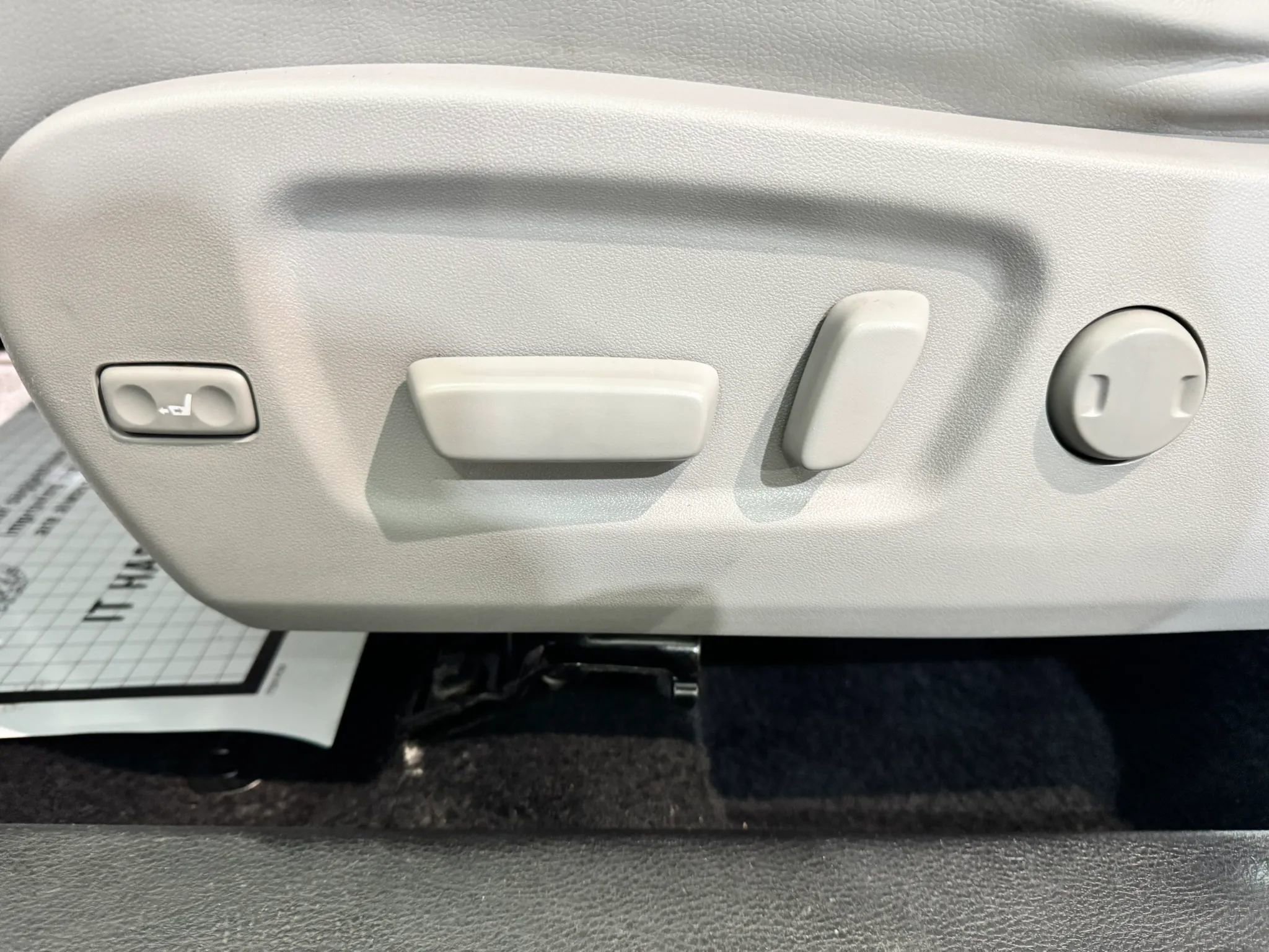 Used 2016 Toyota Highlander Limited AWD/4WD image 11