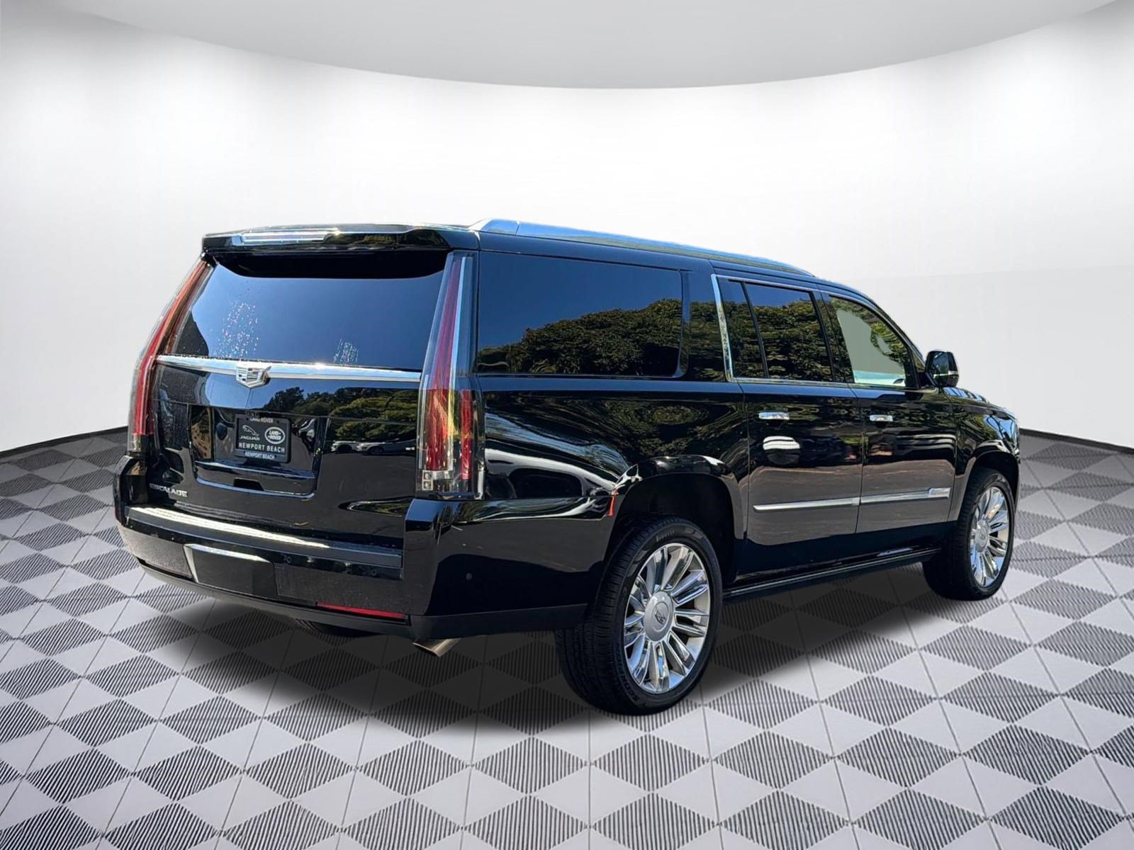 Used 2019 Cadillac Escalade ESV Platinum AWD/4WD image 9