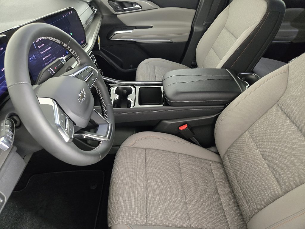 New 2026 Chevrolet Traverse LT w/ Midnight/Sport Edition FWD image 15