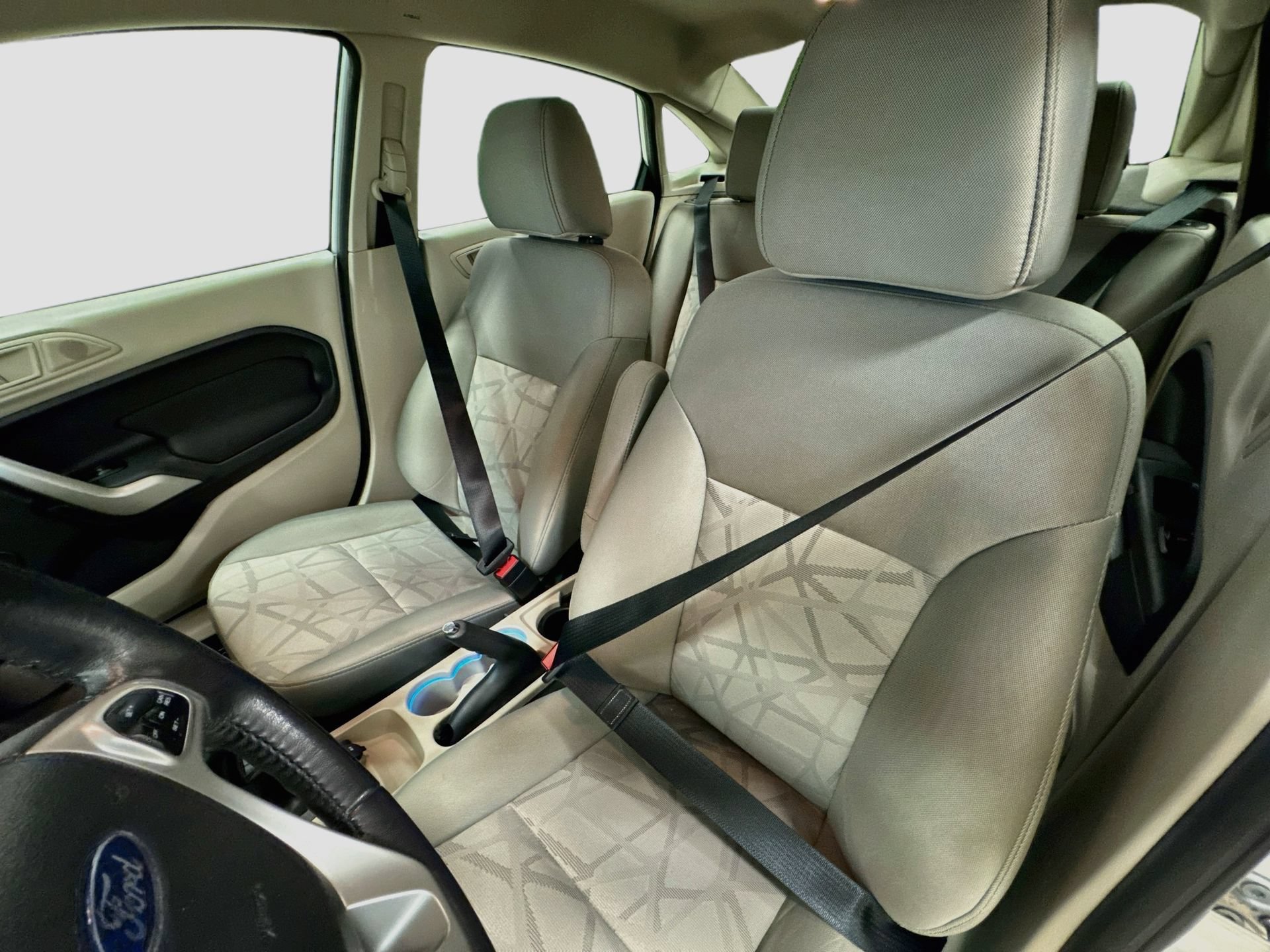 Used 2013 Ford Fiesta SE FWD image 18