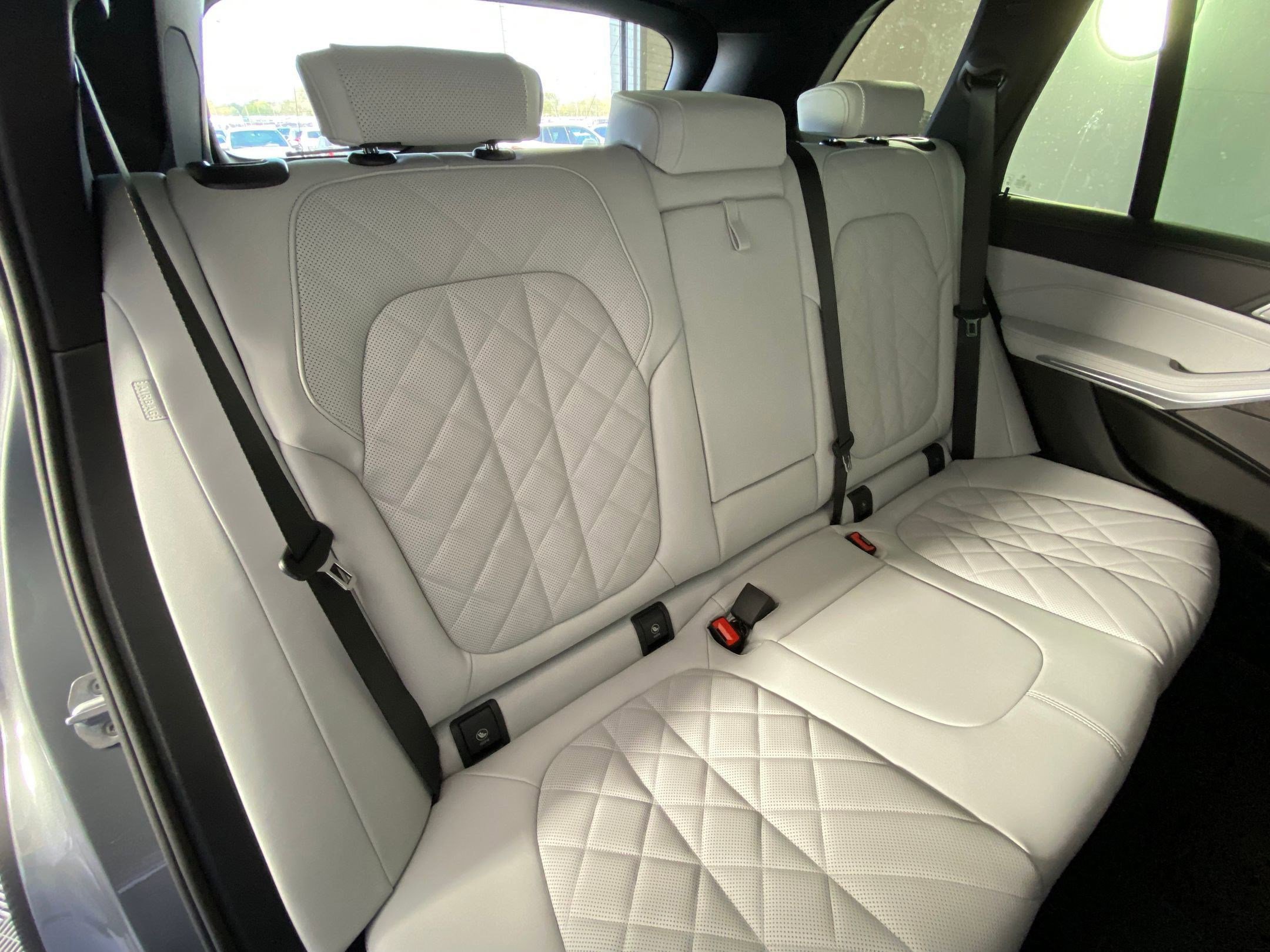 Used 2026 BMW X5 sDrive40i w/ Premium Package image 32